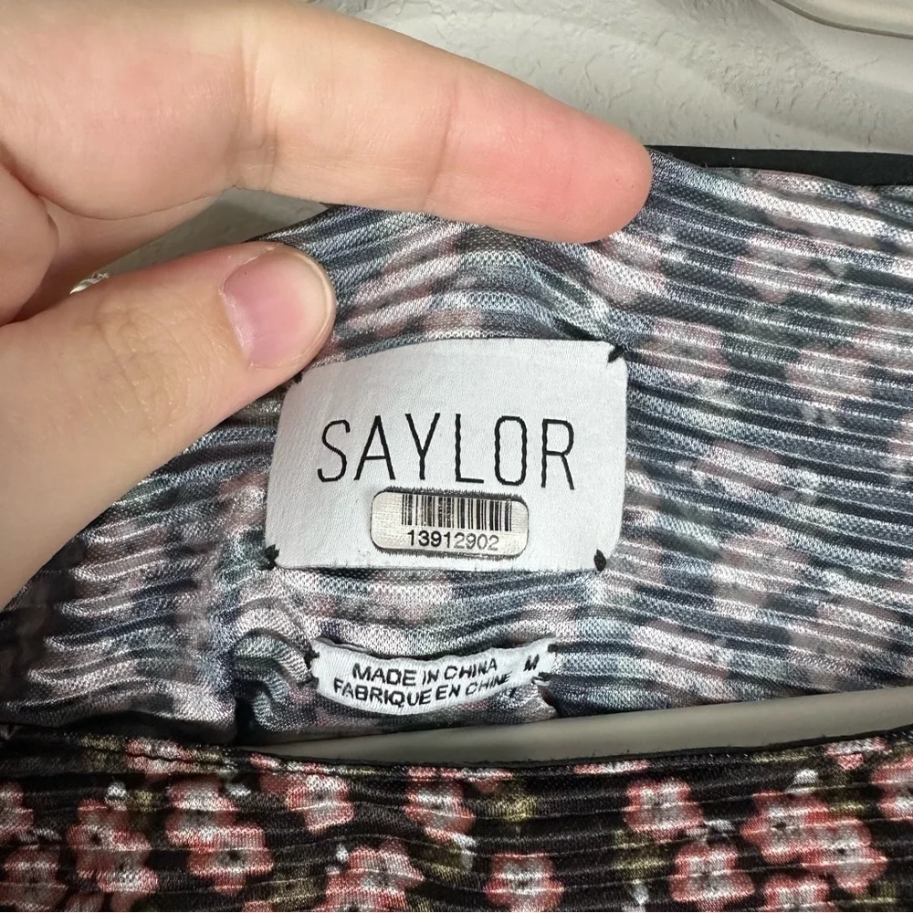 Saylor Black Red Floral Yael Plisse One Shoulder Balloon Sleeve Top Size Medium